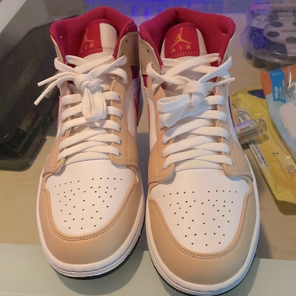 Jordan 1s mid - Picture 1 of 4
